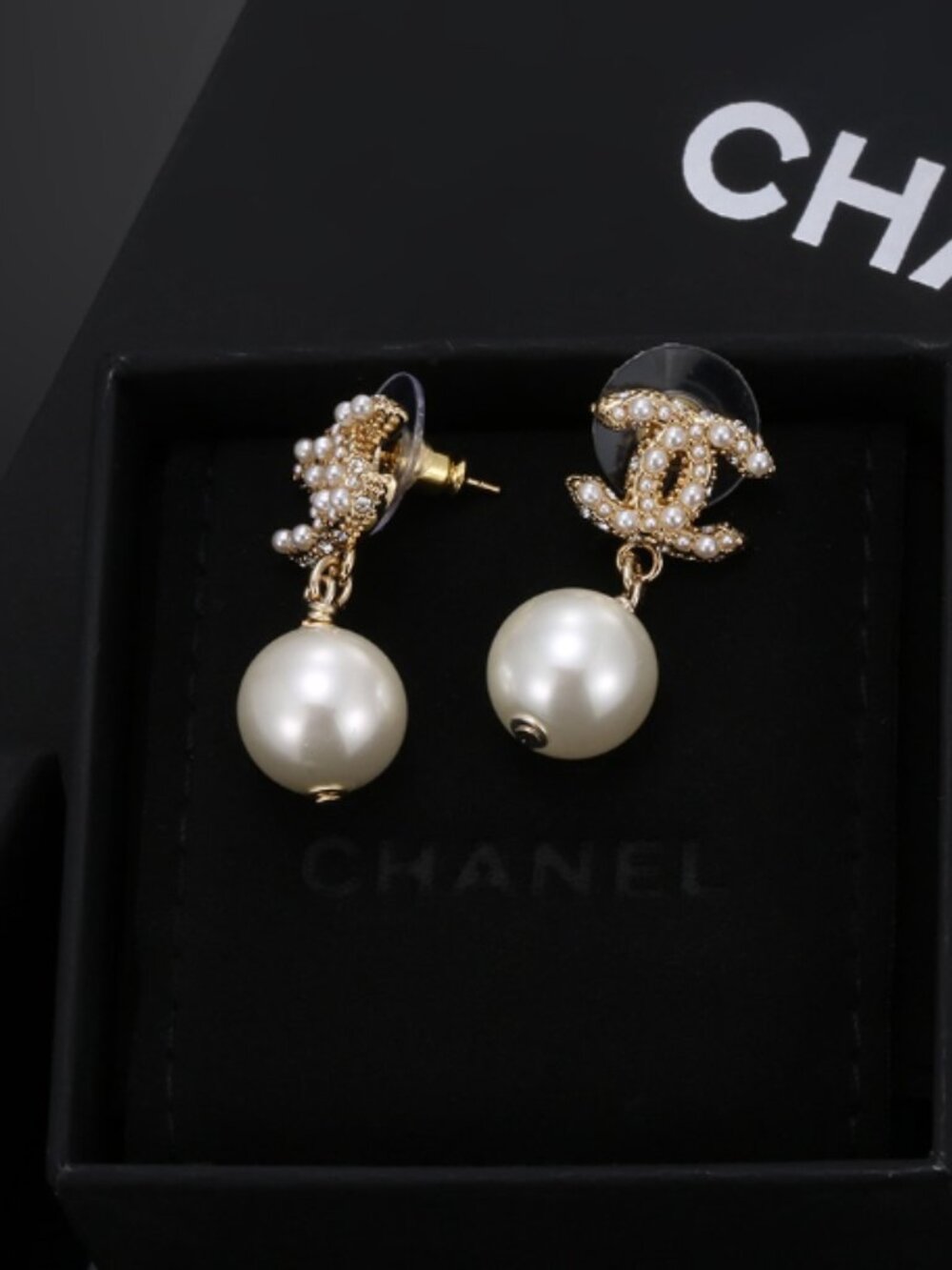 Chanel Earrings - Picture 5 of 6